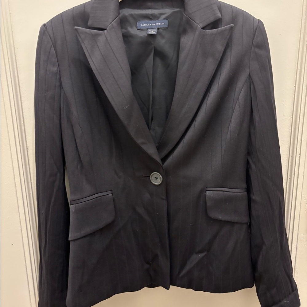 Banana Republic Women's Fitted Black Blazer
